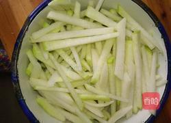 萝卜丝焖饭的做法图解1