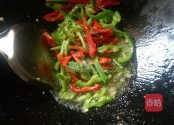 辣椒炒玉米粒的做法图解5