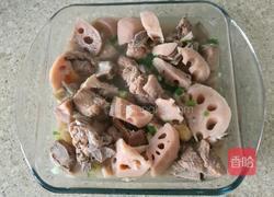 莲藕排骨汤的做法图解6