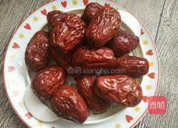 电饭煲蒸大枣的做法图解1