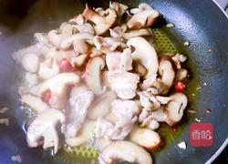 香菇炒肉片的做法图解3