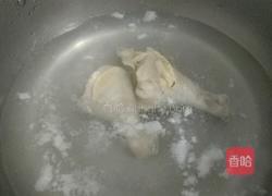 香菇鸡腿汤的做法图解2