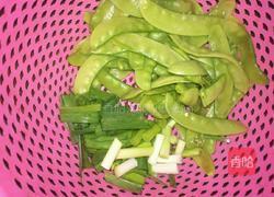 豌豆烧回锅肉的做法图解4