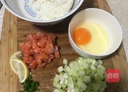 三文鱼鸡蛋炒饭的做法图解1