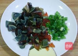 皮蛋瘦肉粥的做法图解5