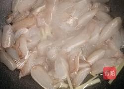 清炒蟹脚肉的做法图解3