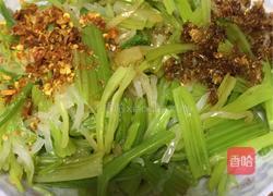 凉拌芹菜的做法图解5