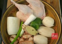鲁菜大师蒋家菜红烧鸭边腿的做法图解1