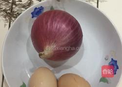 洋葱炒蛋的做法图解1