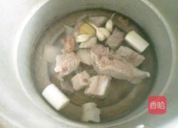 山药排骨汤的做法图解2
