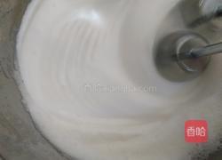 电饭煲制作蛋糕胚步骤的做法图解4
