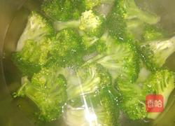 猪肉炒西兰花的做法图解3