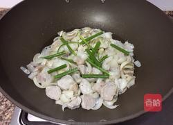 百合炒鱼丸的做法图解8