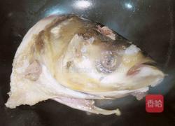 奶香查干湖鱼头汤的做法图解3