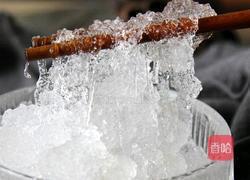 桃胶雪燕皂角米银耳椰浆鹌鹑蛋甜汤的做法图解1