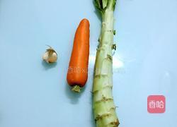 清炒莴笋片的做法图解1