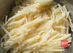 家常酸辣土豆丝的做法图解1