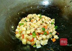 杏鲍菇炒鸡丁的做法图解24
