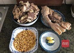 牛骨筋煲黄豆的做法图解3