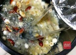 蜂蜜莲子银耳汤的做法图解7