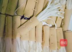 豆腐卷金针菇的做法图解3