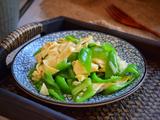 尖椒炒豆皮的做法[图]