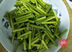 鸡蛋蒜薹炒肉的做法图解3
