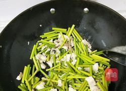 鸡蛋蒜薹炒肉的做法图解7