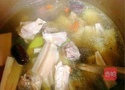 莲藕排骨汤的做法图解12