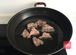 脊骨玉米胡萝卜汤的做法图解2