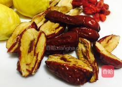 瑶柱板栗黄芪土鸡汤的做法图解2