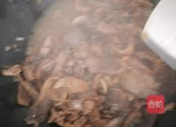 蘑菇炖肉的做法图解7