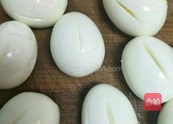酱汁鸡蛋仔的做法图解1