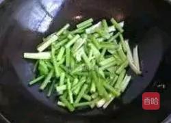 芹菜炒肉的做法图解9