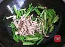 芹菜炒肉的做法图解10
