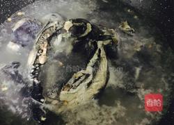 花旗参芡实乌鸡炖汤的做法图解4