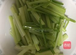 芹香鱼豆腐的做法图解3
