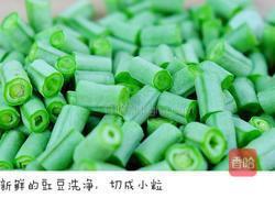 南瓜鲜虾浓汤面的做法图解2