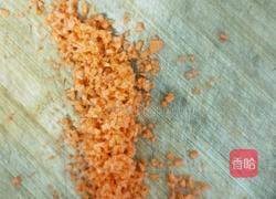 鸡蛋胡萝卜饼的做法图解1