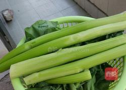 五花肉炒介兰的做法图解1