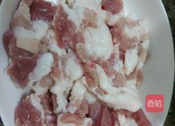 五花肉炒介兰的做法图解2