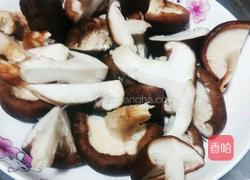 香菇土豆炒牛肉的做法图解2