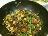 土豆烧鸽子