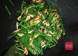 韮菜炒河虾的做法图解7