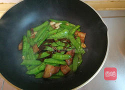 荷兰豆炒腊肉的做法图解5