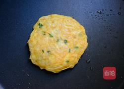 米饭鸡蛋饼的做法图解4