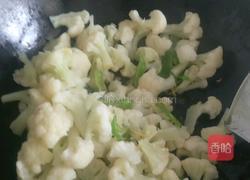 兰州西红柿炒菜花的做法图解4