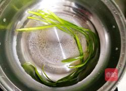 韭菜鸡蛋饼的做法图解13