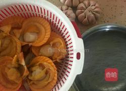 蒜蓉粉丝蒸扇贝的做法图解1