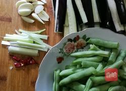 豆角烧茄子的做法图解1